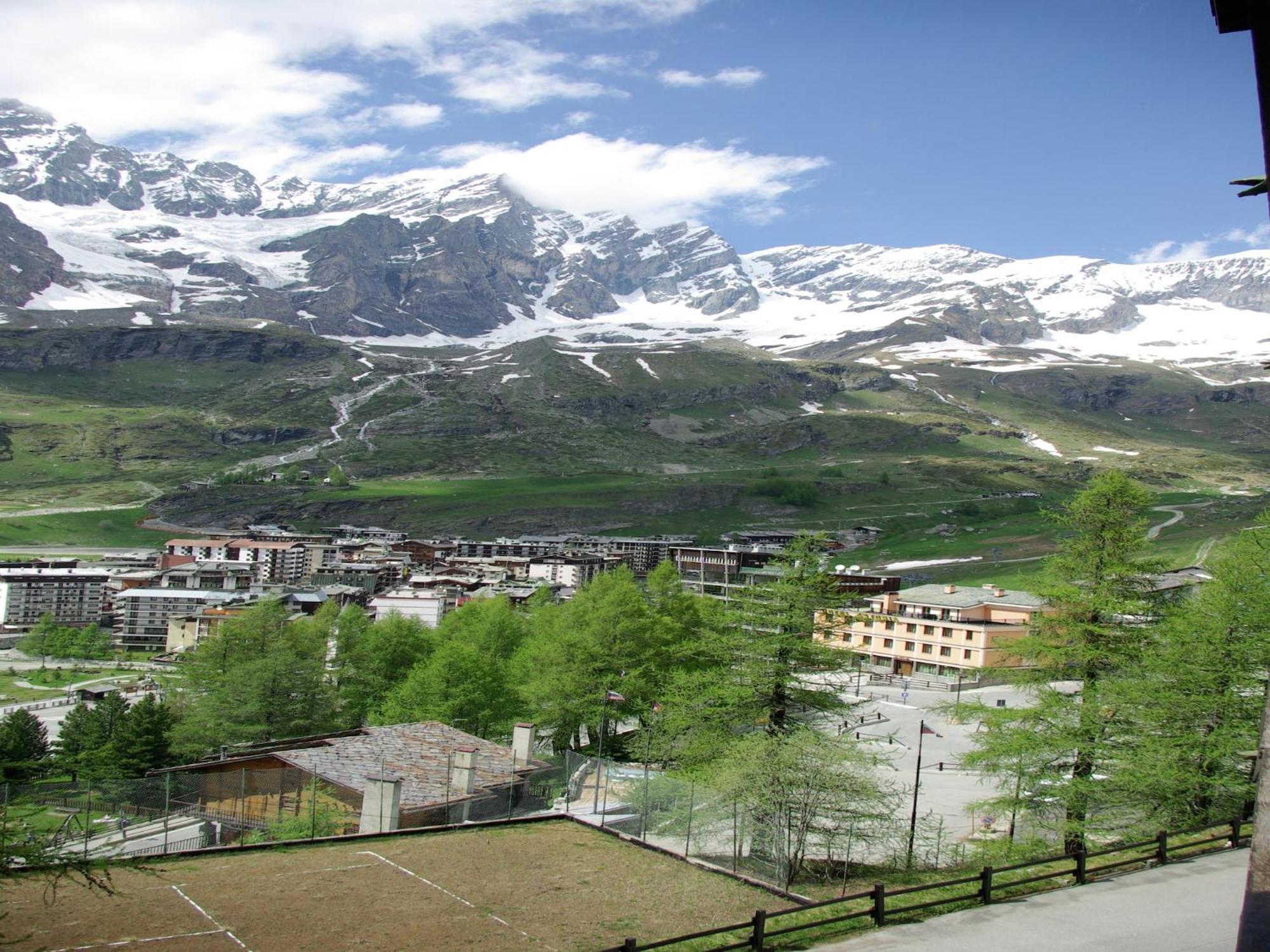 Contemporary Apartment In Breuil Cervinia Near Ski Area Exterior foto