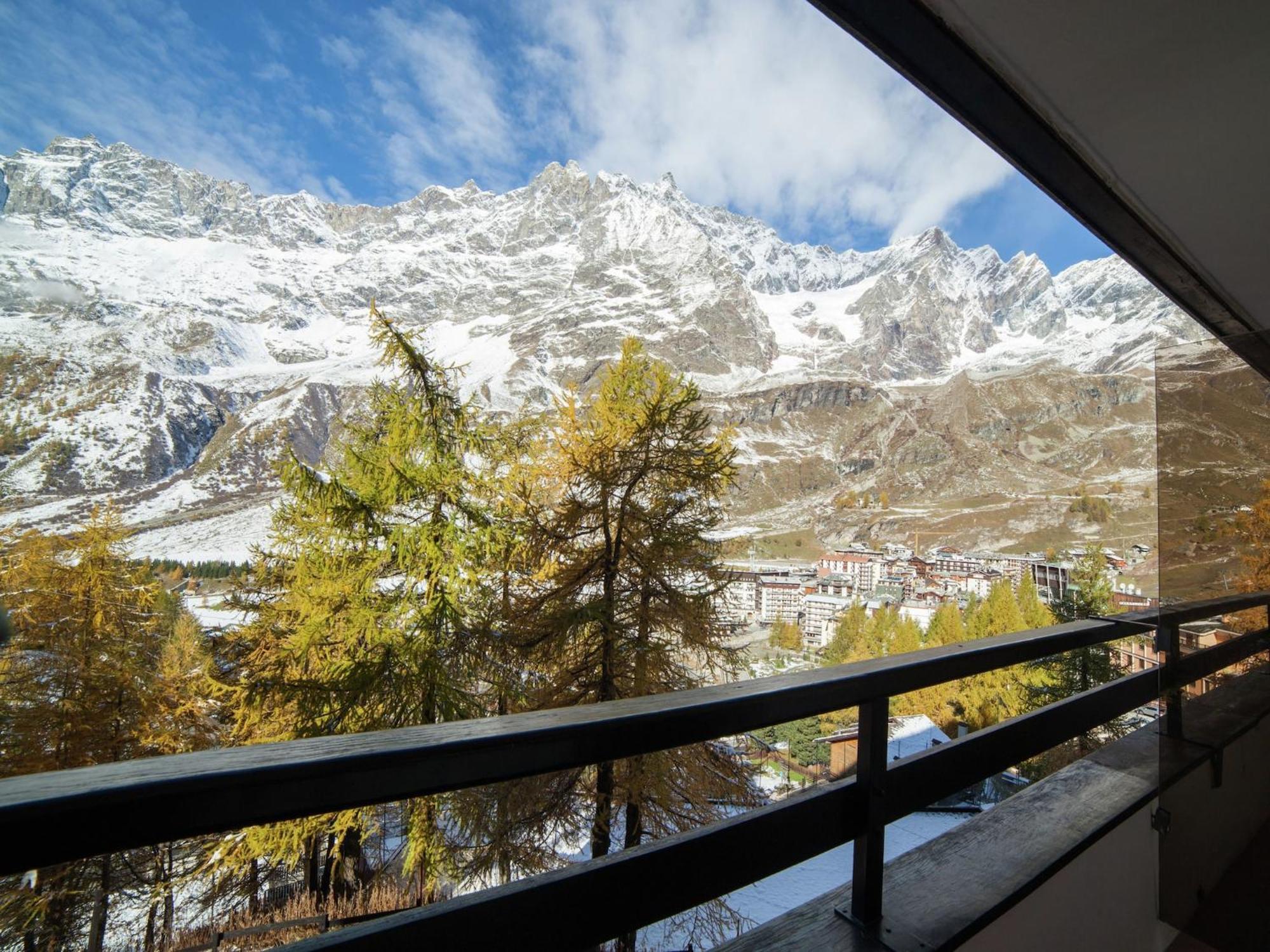 Contemporary Apartment In Breuil Cervinia Near Ski Area Exterior foto