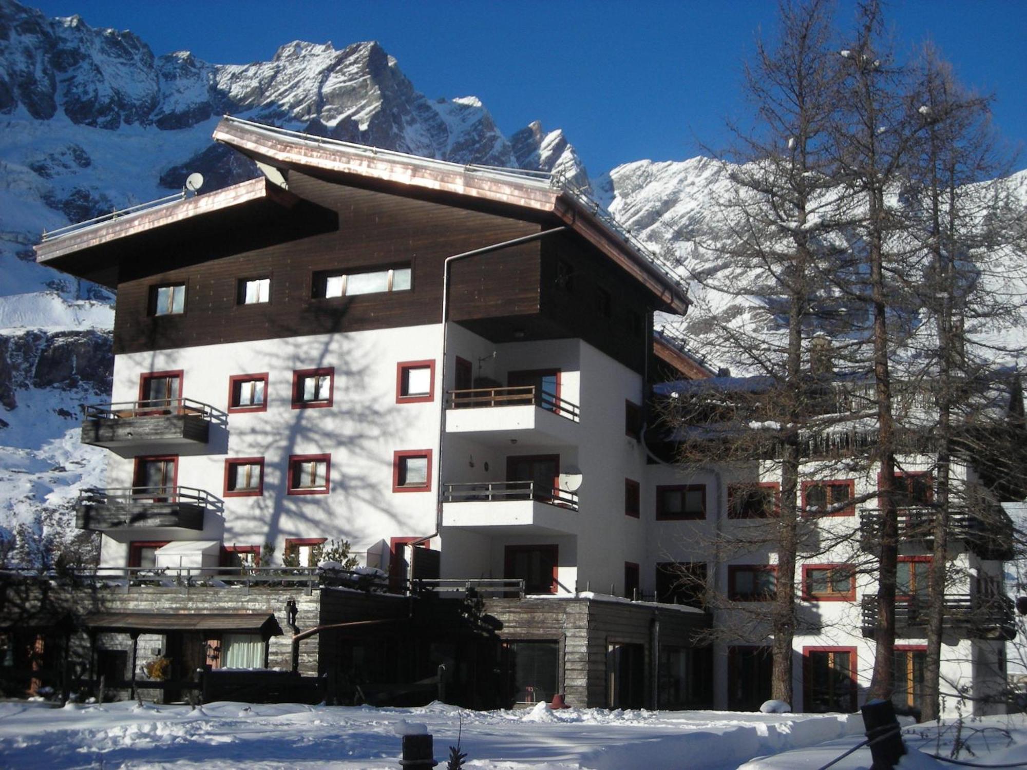 Contemporary Apartment In Breuil Cervinia Near Ski Area Exterior foto